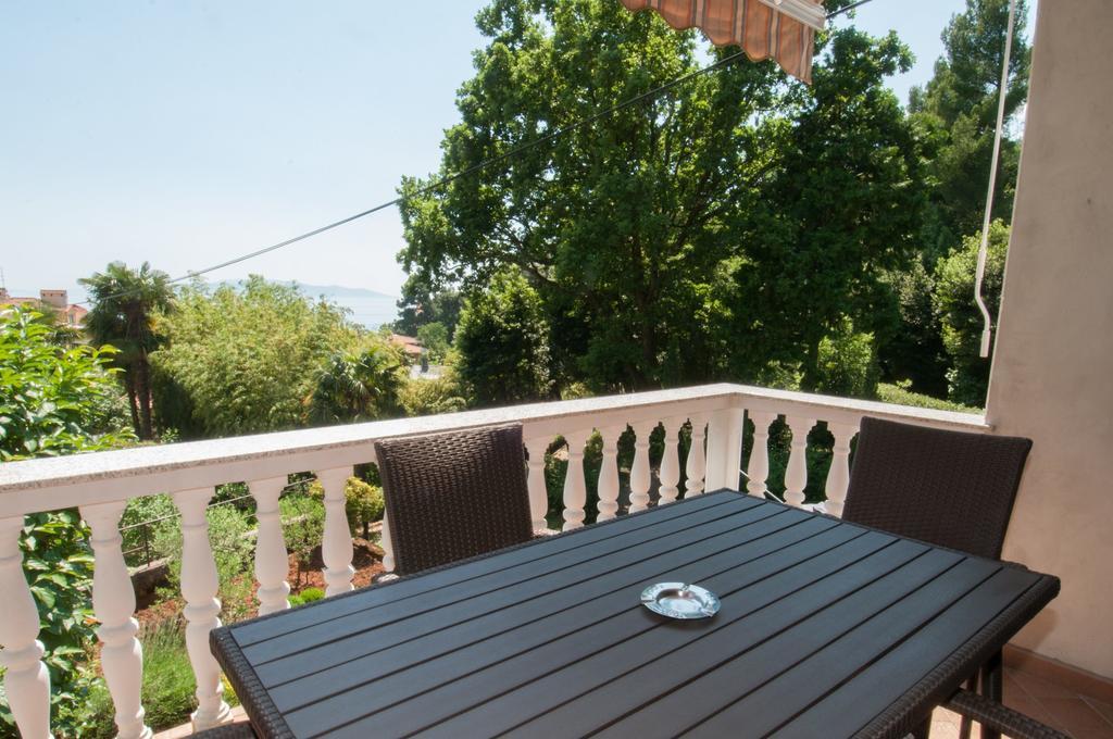 Apartments Villa Salona Opatija Oda fotoğraf