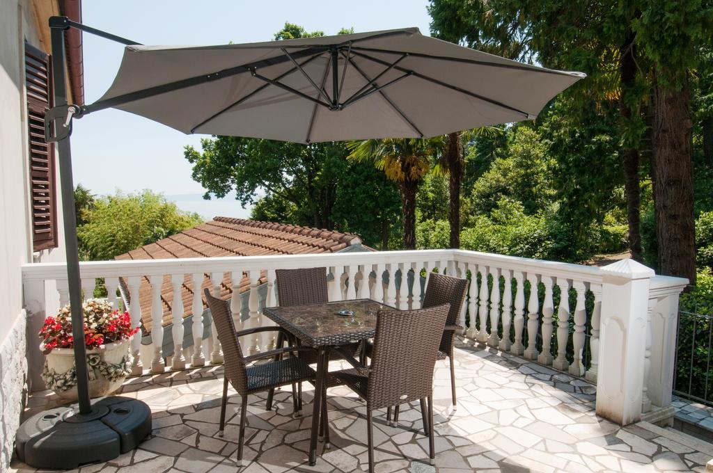 Apartments Villa Salona Opatija Oda fotoğraf