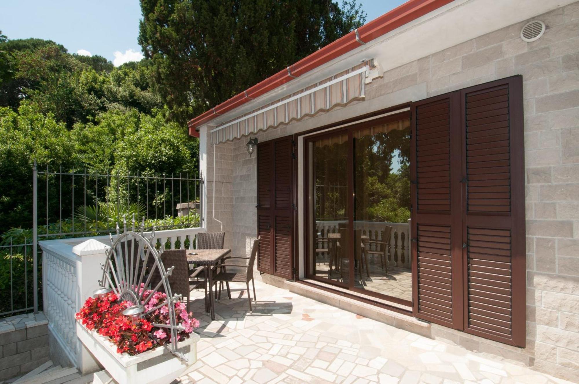 Apartments Villa Salona Opatija Oda fotoğraf